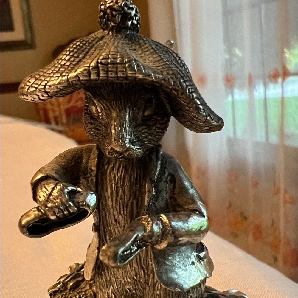 Godinger Silver Peter Rabbit Figurine. - Picture 6 of 9